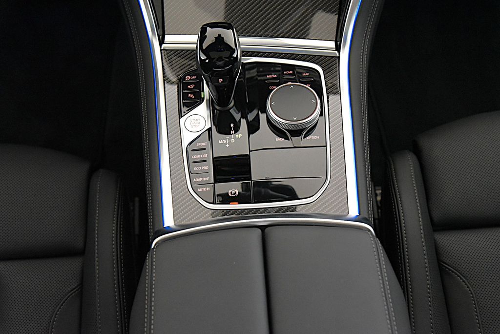 BMW 840
