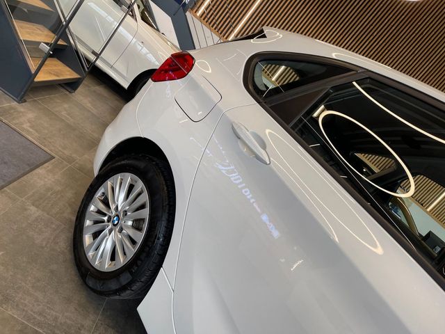BMW 218d Active Tourer *NAVI*1.HAND*19%*PDC*SHZ*
