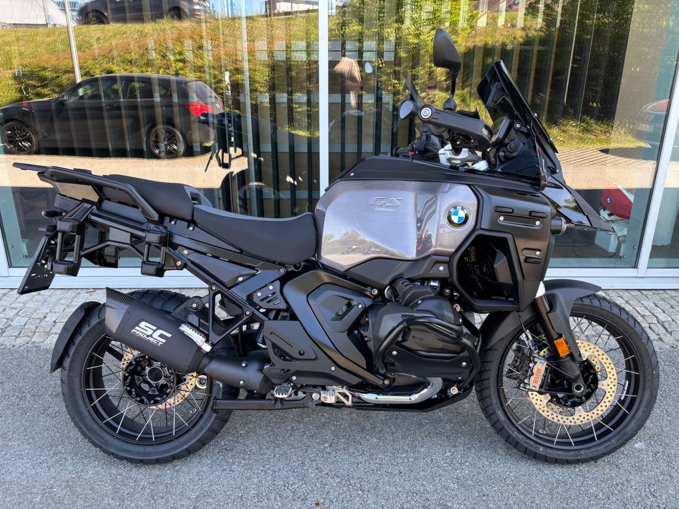 Fahrzeugabbildung BMW R 1300 GS Adventure 3 Pakete Triple Black ASA 10