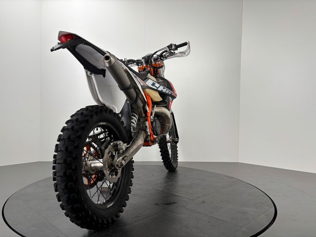 Fahrzeugabbildung KTM 300 EXC SIX-DAYS *EXCEL RÄDER *38,7 H *2.HAND