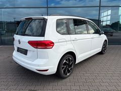 Fahrzeugabbildung Volkswagen Touran 1.5 TSI 7-Sitzer Einparkh. Tempomat 17"