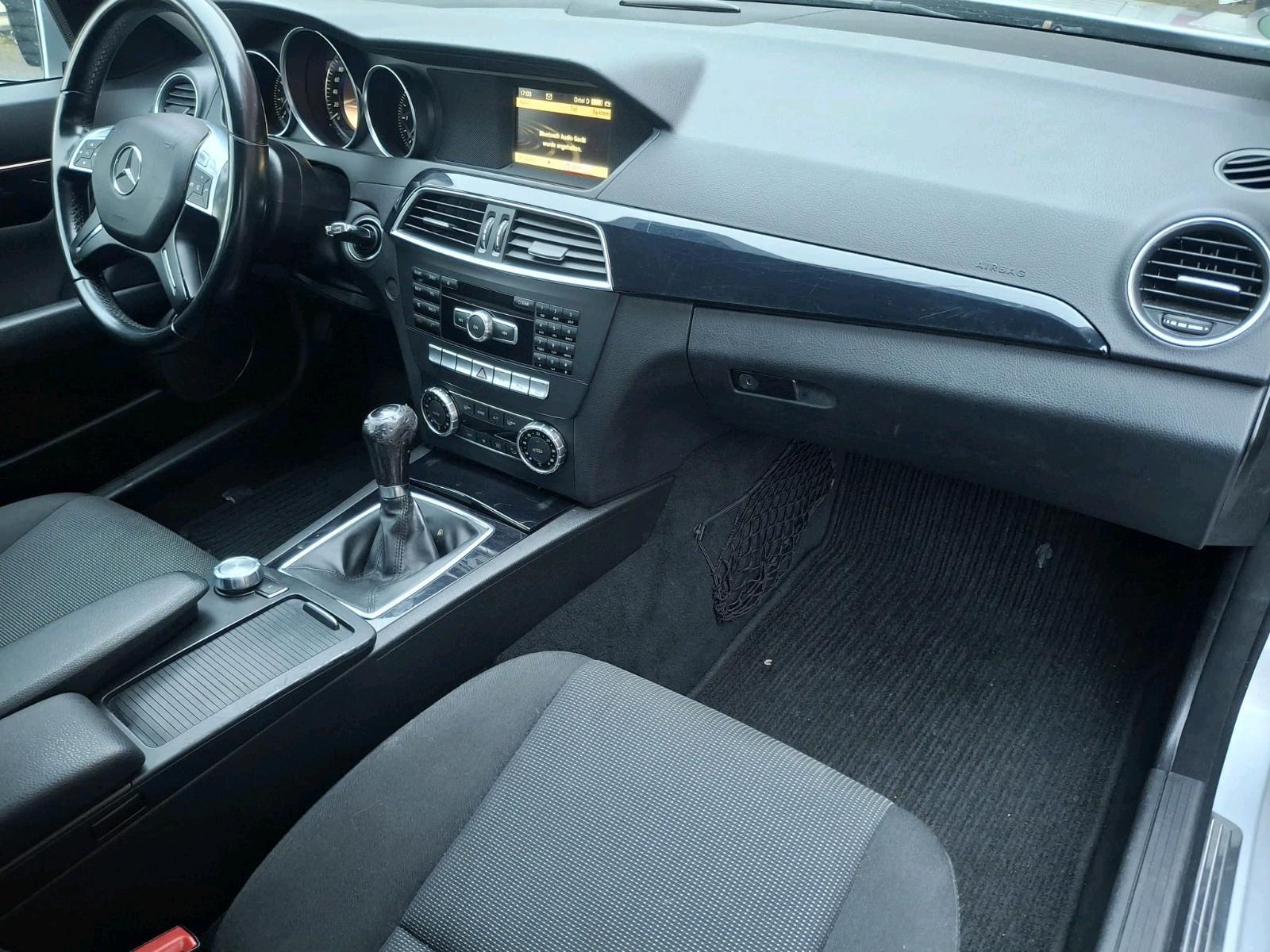 Mercedes-Benz C220 2011 — photo 8