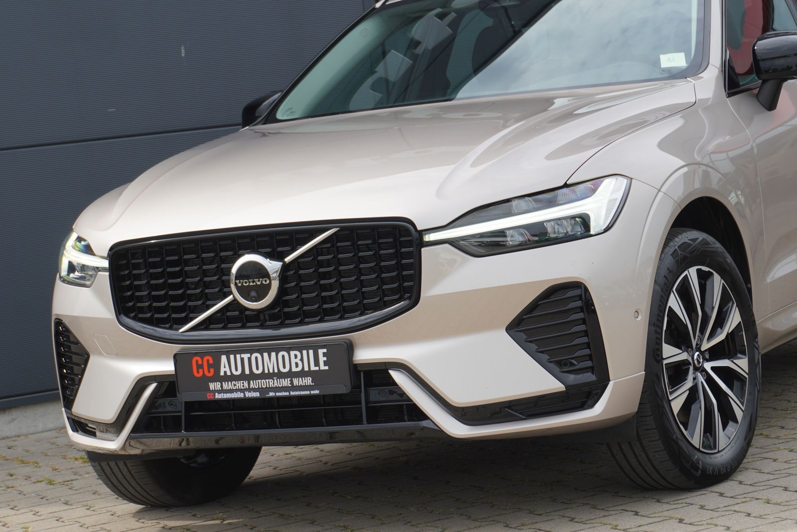 Volvo XC60 Plus Dark Pano Standhzg AHK Assistenz 360° foto 22