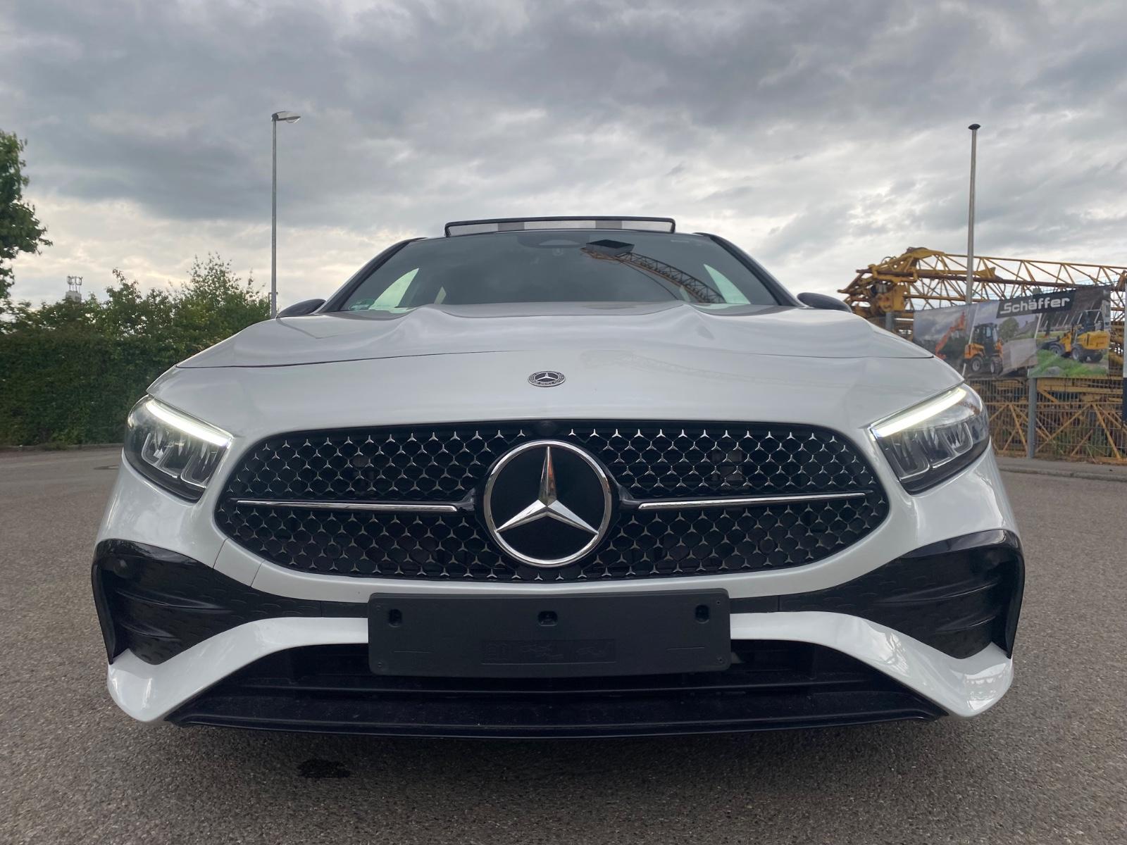 Mercedes-Benz A 200 AMG Line,Pan,Kam,LED,PDC,Night Paket,19Z