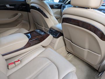 Audi A8 - 10