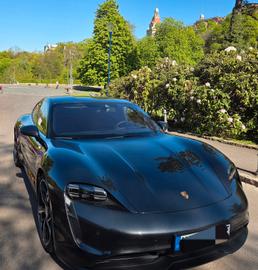 صورة 4 لـ 2020 Porsche TAYCAN