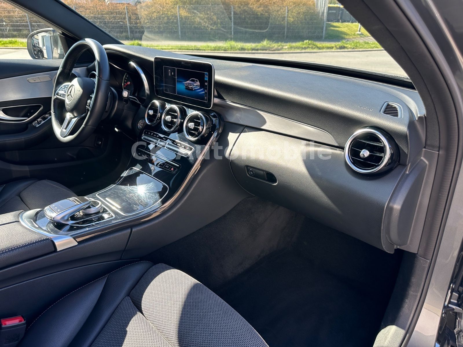 Fahrzeugabbildung Mercedes-Benz C200d T Avantgarde/Navi/LED/Kamera/AHK