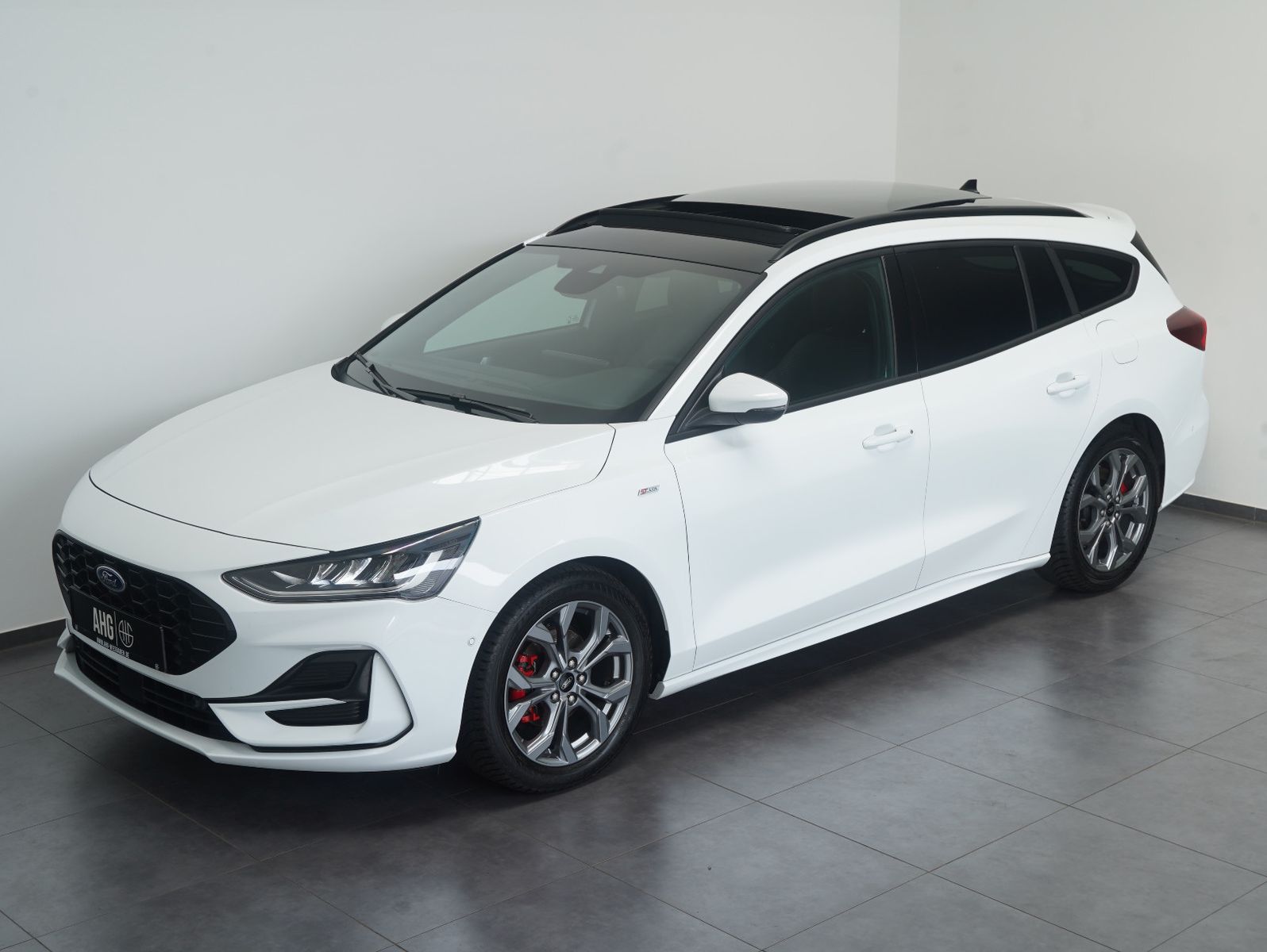 Fahrzeugabbildung Ford Focus Turnier ST-Line X 1.0 EcoBoost PANO