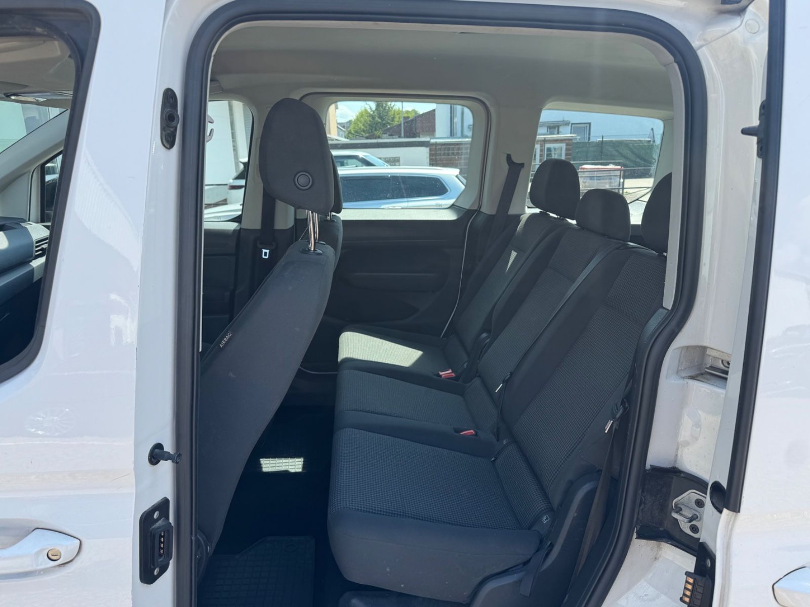 Fahrzeugabbildung Volkswagen Caddy BLUETOOTH/AUTO-HOLD/ACC/TEMPOMAT/