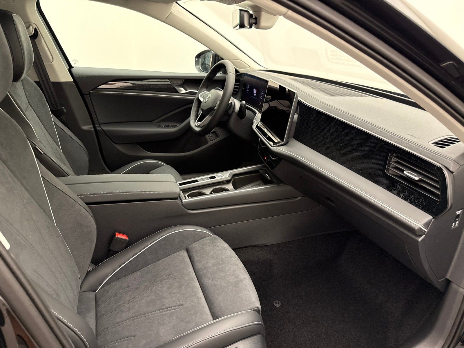 Volkswagen Passat Variant 1.5 eHybrid DSG Business IQ.17AHK imagem 3