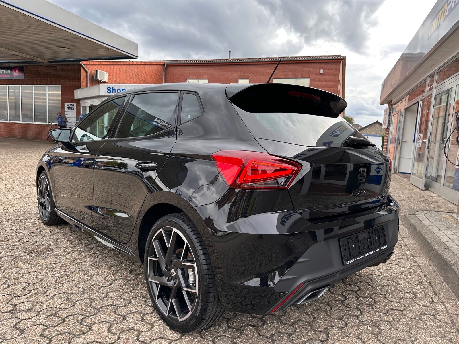 Fahrzeugabbildung SEAT Ibiza 1.0 TSI FR Black Edition DSG ACC/LED/Kamer