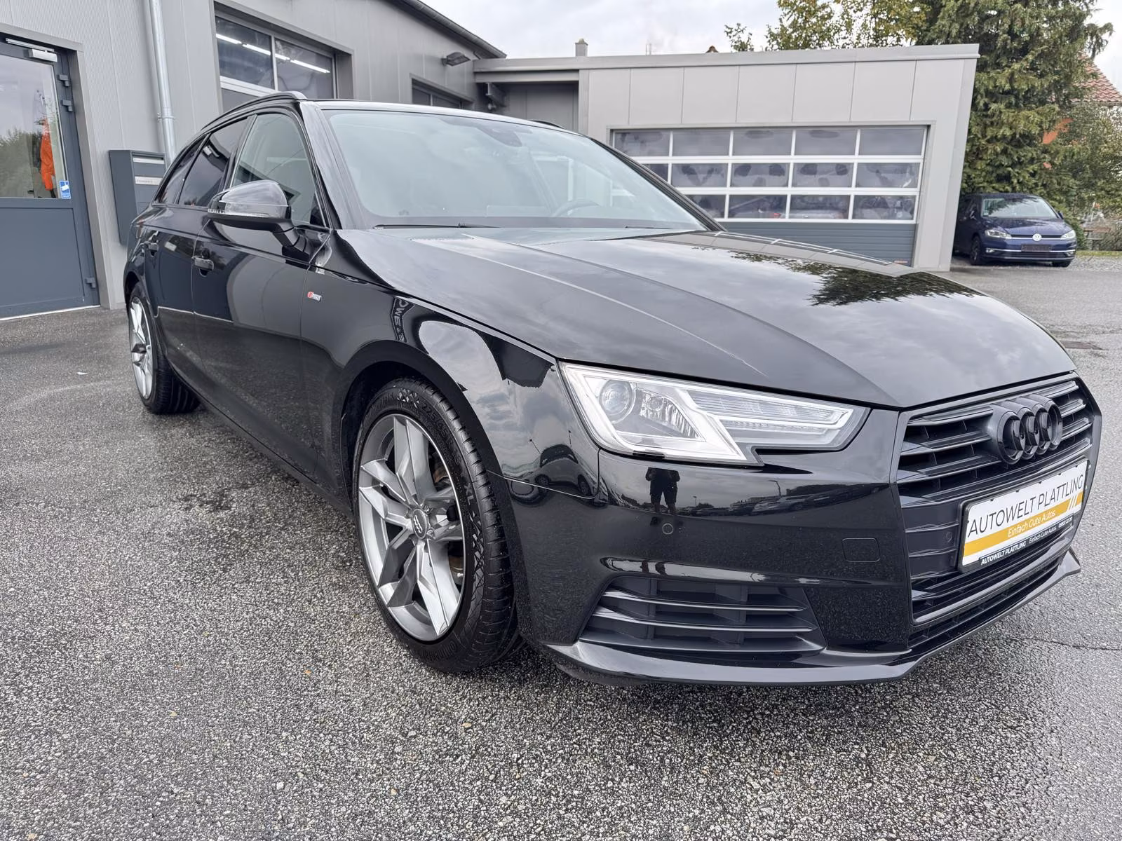 AUDI A4 AVANT 2.0 TFSI 190ch S-LINE BVM Pack sport Toit pano Sièges sport chauffants Historique présent - 2EME MAIN