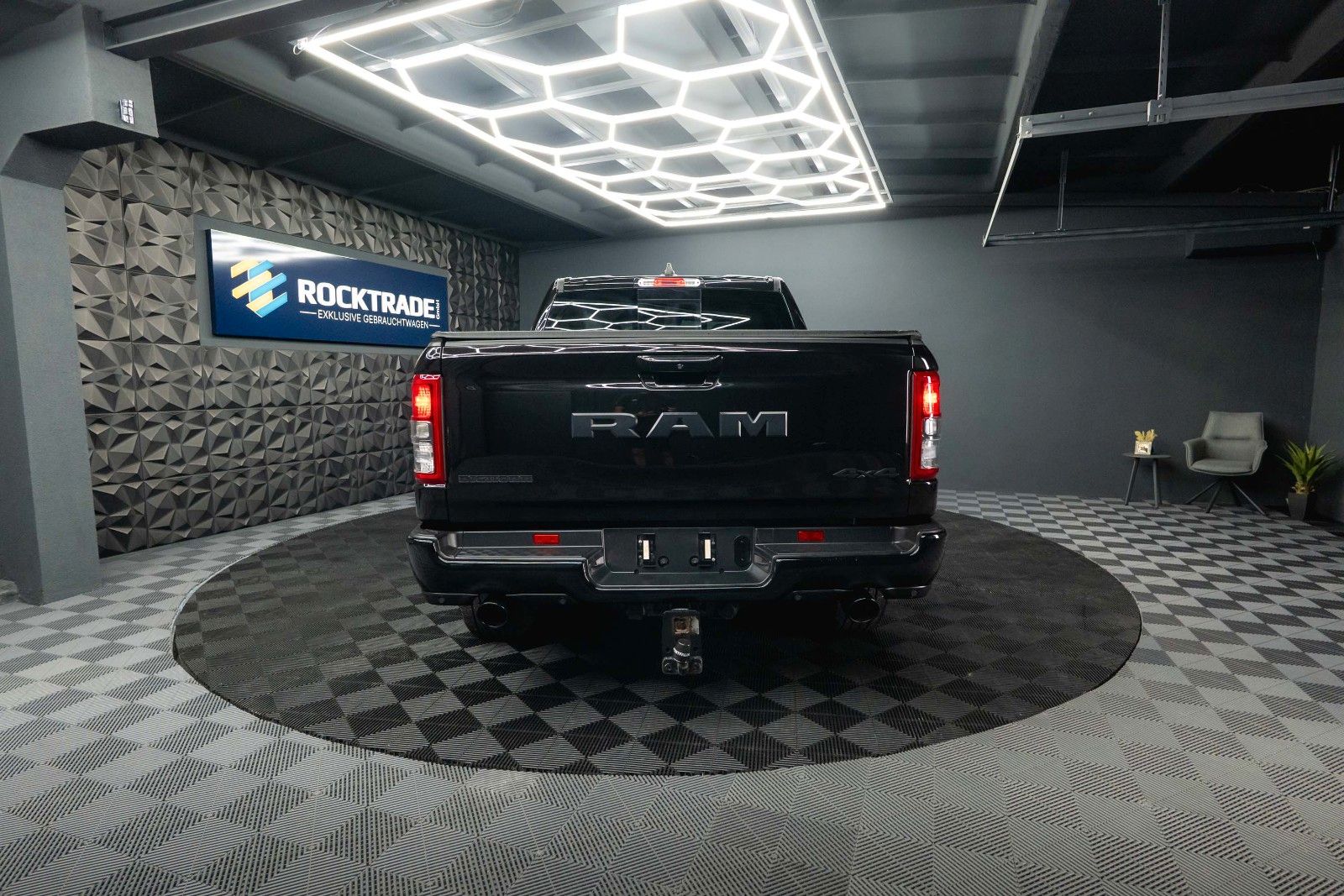 Fahrzeugabbildung Dodge RAM 5.7 V8 HEMI 4x4 BLACK *LPG 200L*Unfallfrei*