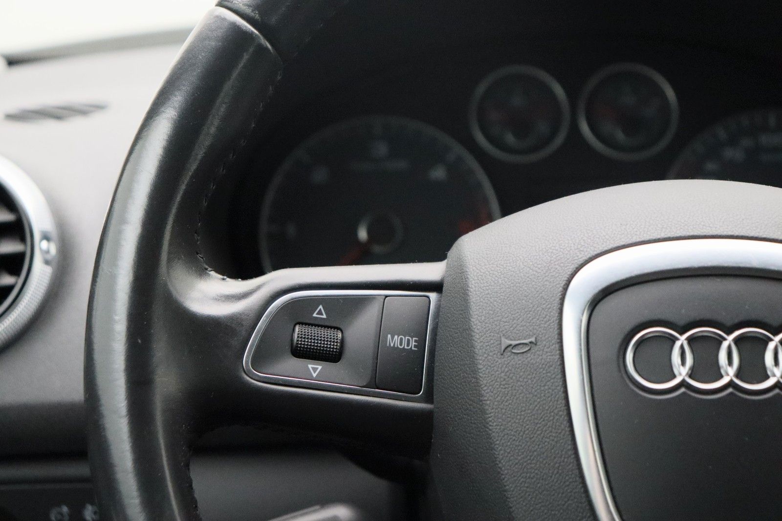 Fahrzeugabbildung Audi A3 Sportback 2.0 TDI Attraction