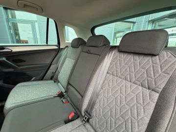 Volkswagen Tiguan - 12
