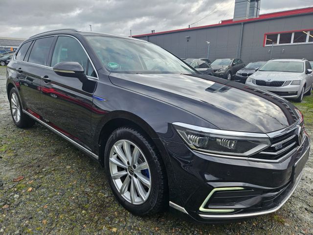 Volkswagen PASSAT VARIANT TSI GTE HYBRID * LED MATRIX * PDC