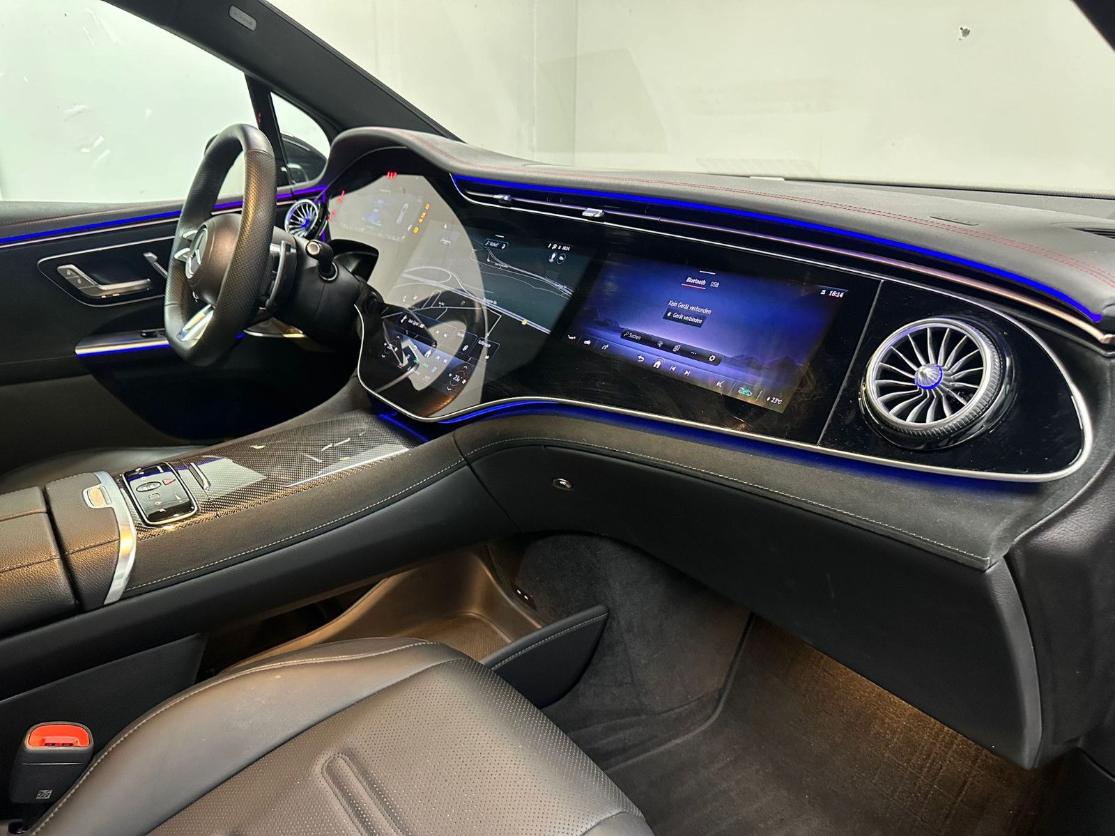 Fahrzeugabbildung Mercedes-Benz EQE 43 SUV AMG-LINE 4MATIC *Hyperscreen*PANO*