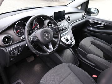 Mercedes V 220 - 5