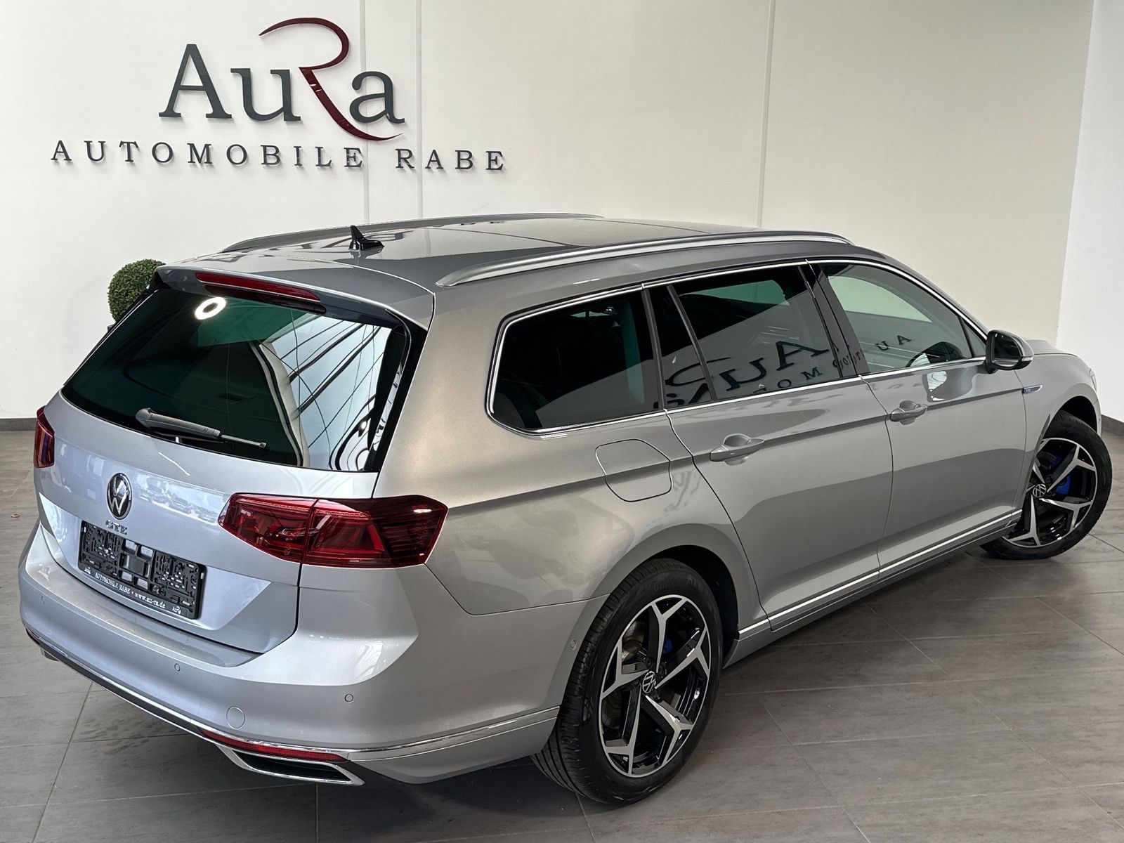 Fahrzeugabbildung Volkswagen Passat Variant 1.4 TSI DSG GTE NAV+IQ-LIGHT+PANO