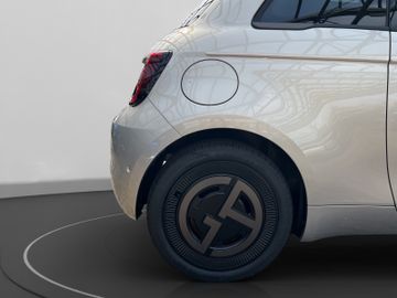 Fiat 500E Giorgio Armani Collector's Edition