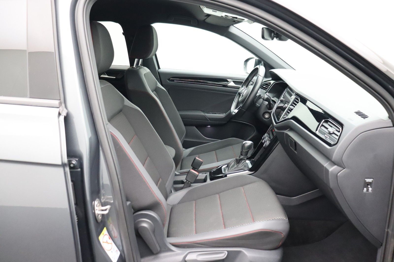 Fahrzeugabbildung Volkswagen T-Roc Sport Kamera LED Black Style Paket "beats"