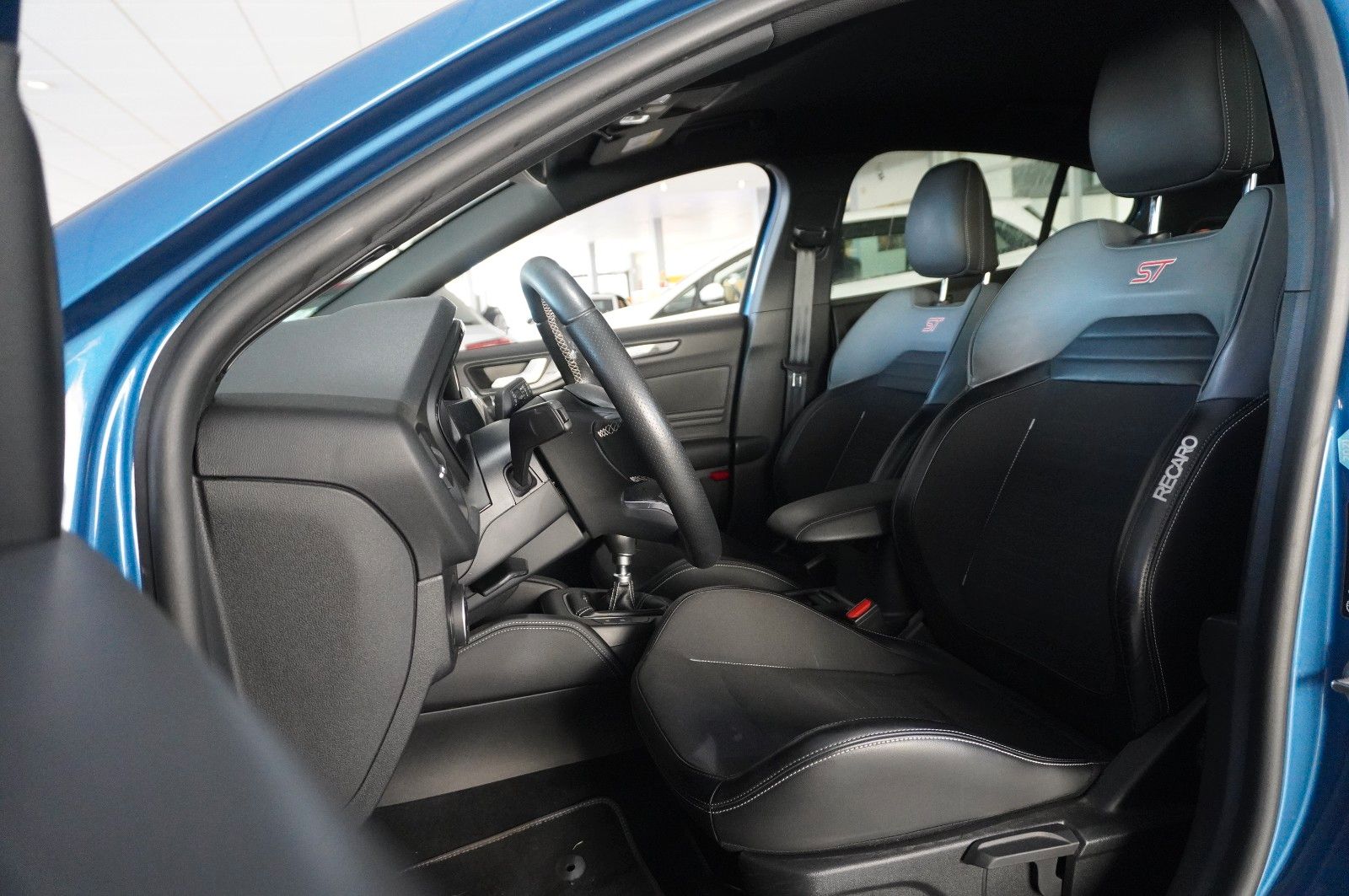 Fahrzeugabbildung Ford Focus Lim. ST 2.3 ECOBOOST NAVI/LED/SH/SPORT/B&O
