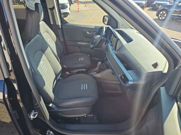 Bild 13 Ford Tourneo Courier Active Navi Leder ACC Apple CarP