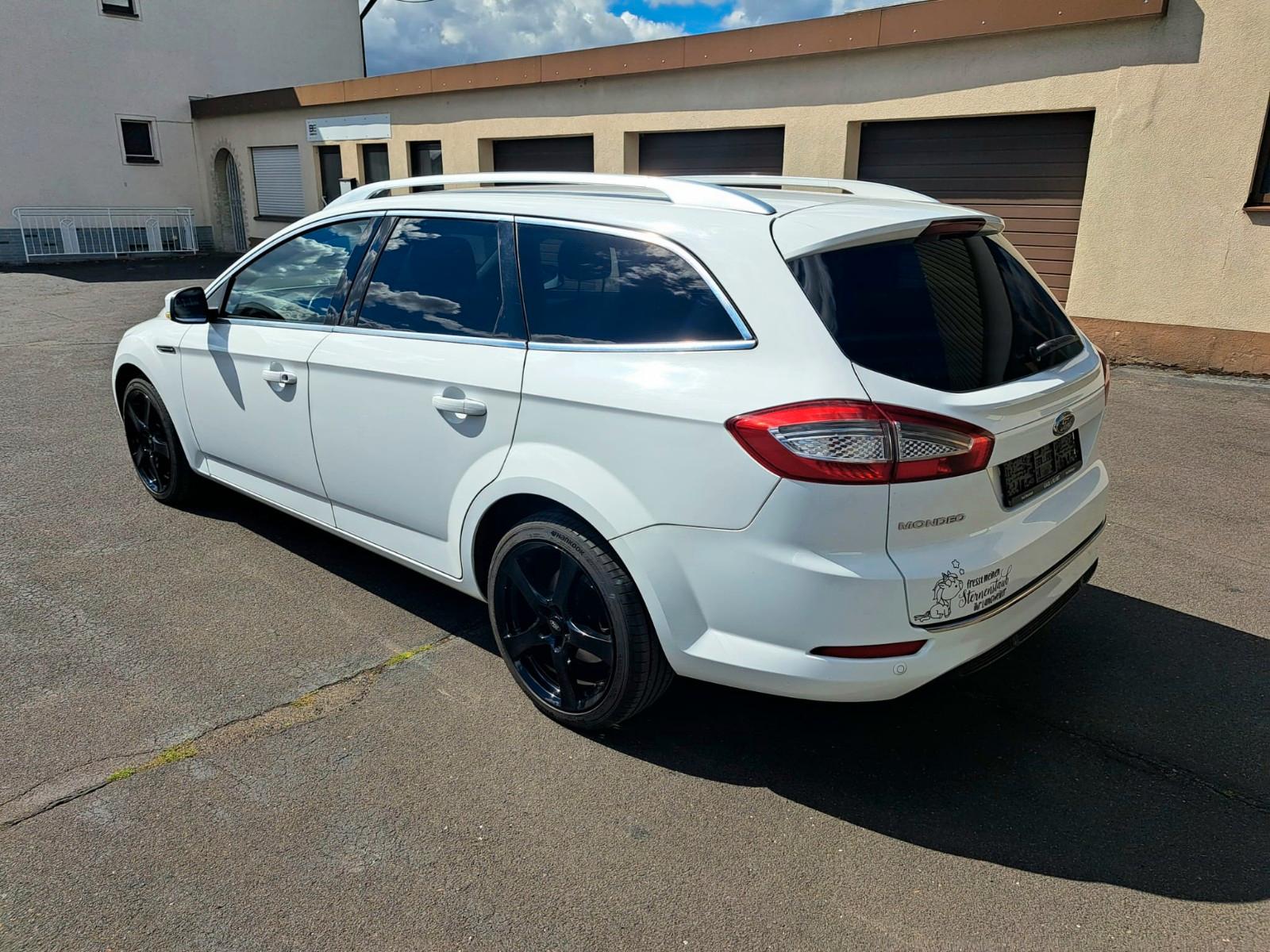 Ford Mondeo 2010 — interior