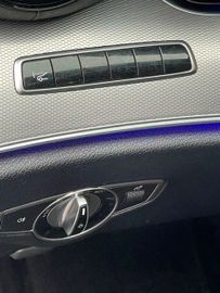 Mercedes E 220 - 12