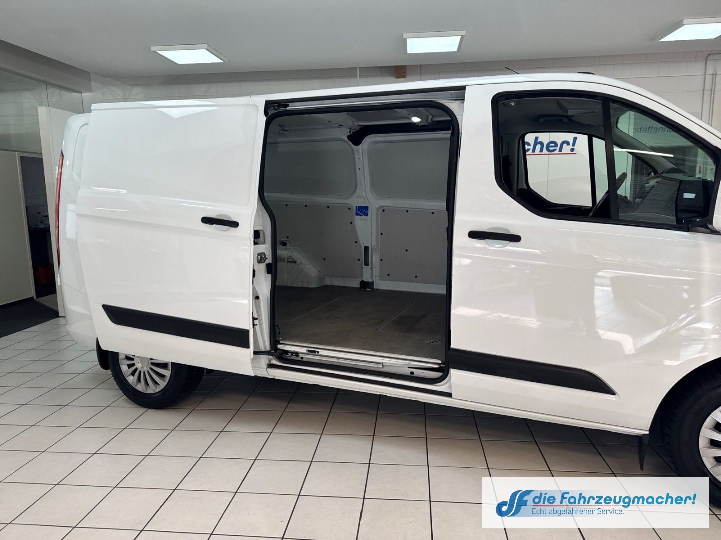 Fahrzeugabbildung Ford Transit Custom Kasten 320 L2 Trend 2.0 TDCi DAB