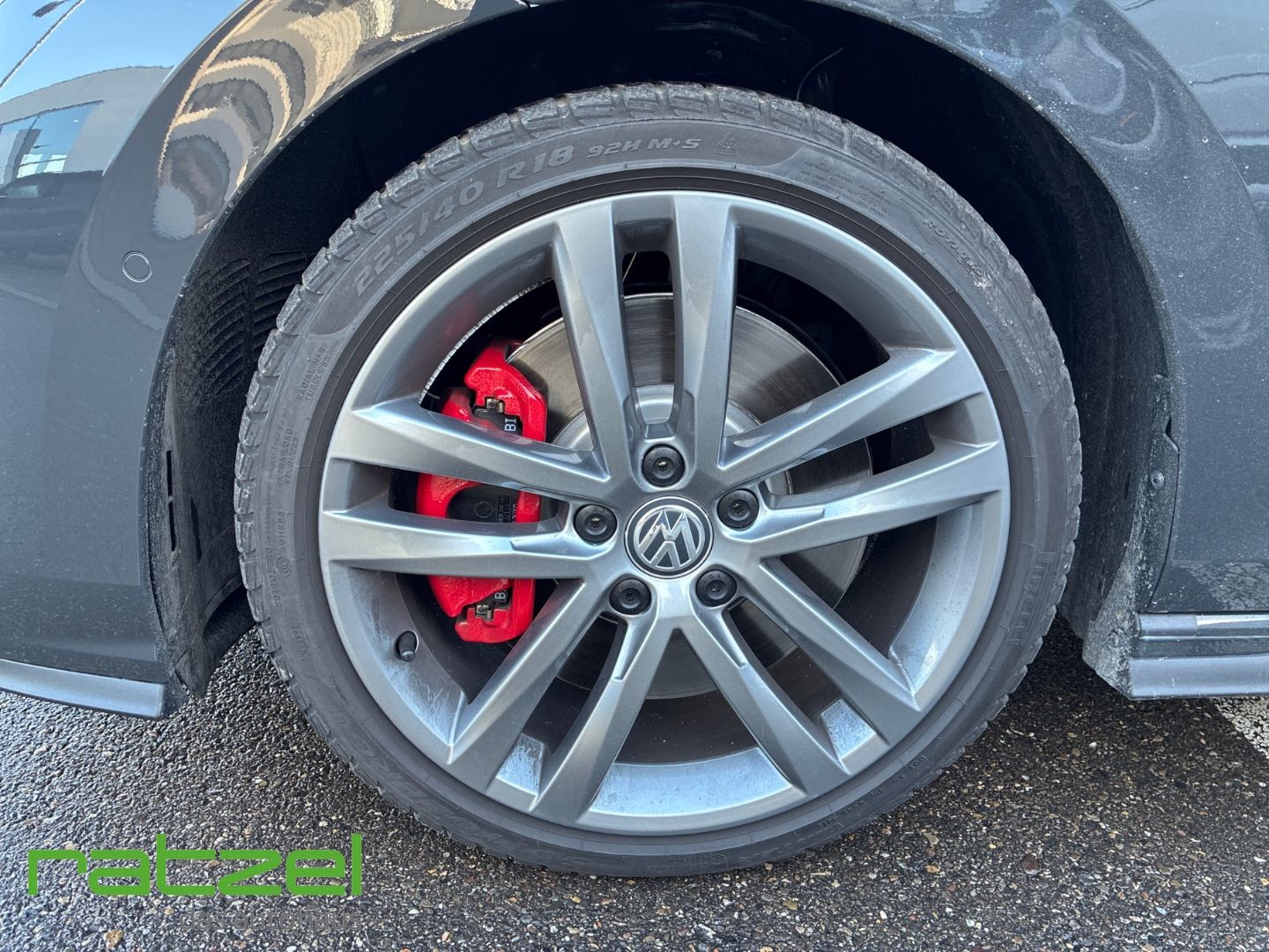 Fahrzeugabbildung Volkswagen Golf GTI Business Paket+Black Style+IQ.Light+AHK