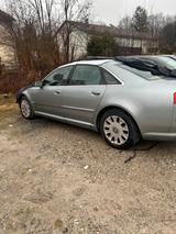 Audi A8  Ohne TÜV, Motor- und Navi-Probleme - Audi A8: Motor