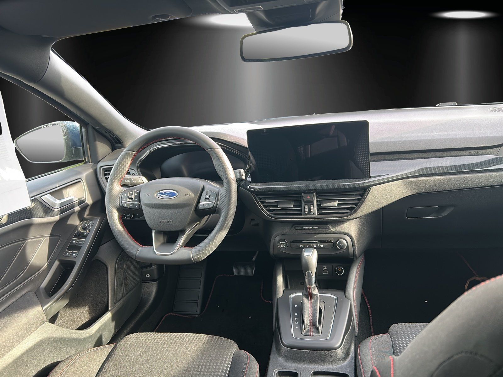 Fahrzeugabbildung Ford Focus 1.0 ST-Line X Aut./LED/ACC/AHK/KAMERA/NAVI