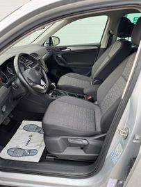 Volkswagen Tiguan - 12