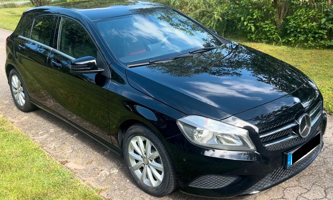 MERCEDES-BENZ A180 - schwarz, gepflegt, frischer TÜV &amp; Service