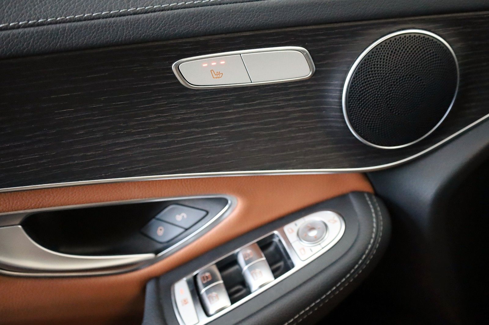 Fahrzeugabbildung Mercedes-Benz GLC 300 de Coupe 4M,AMG line,Night Pak, Designo