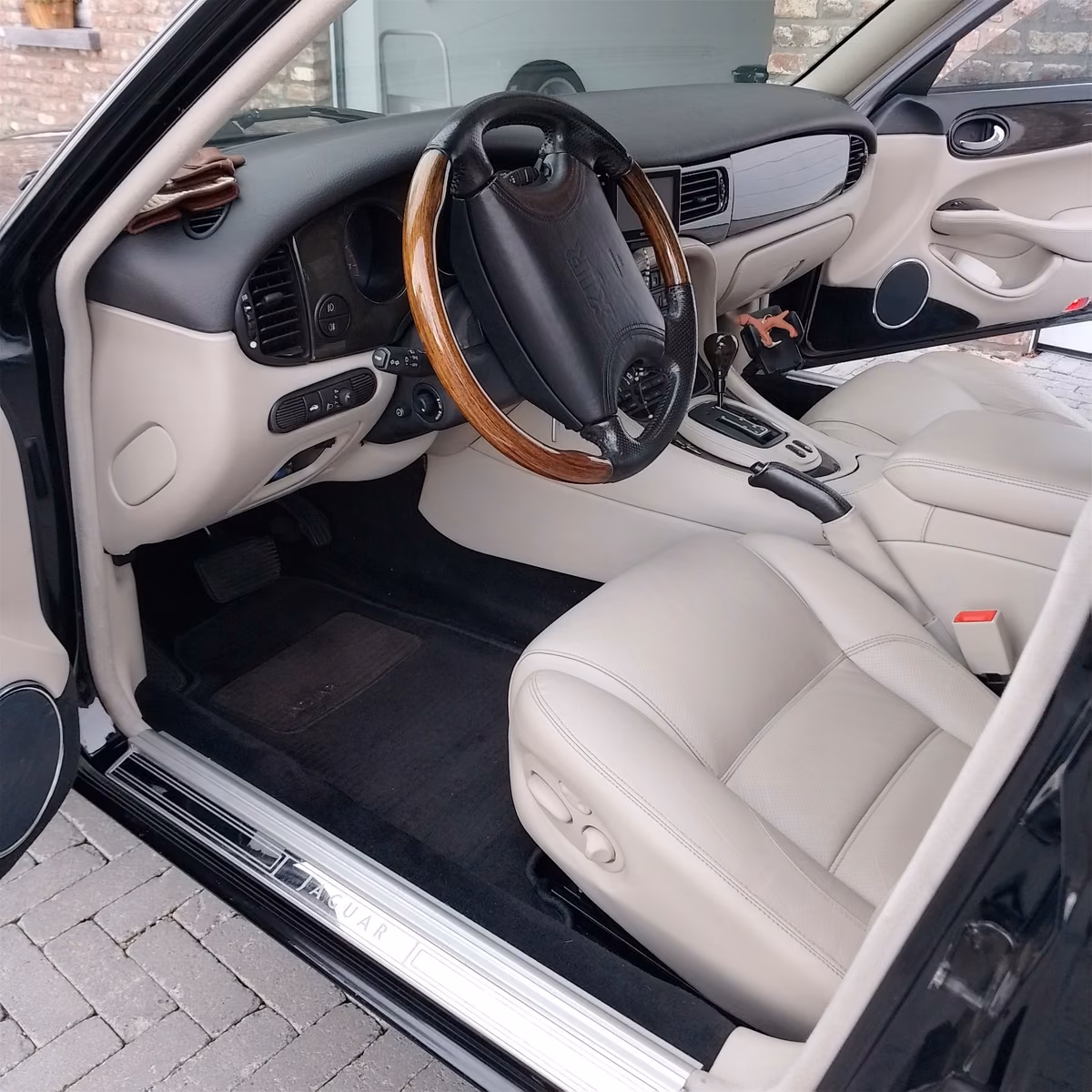 Jaguar XJR 4.0 XJR ( akt. DEKRA Gutachten liegt vor )