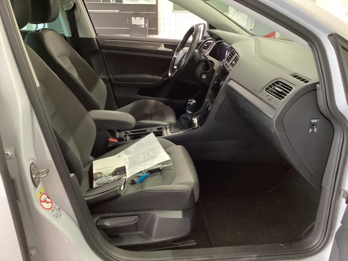 Volkswagen Golf VII 1.0 TSI Comfortline NAVI AHK LED PRIVAC