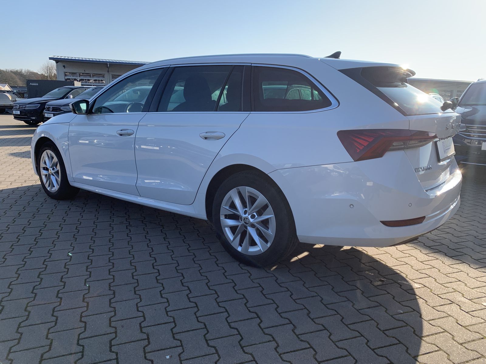 Fahrzeugabbildung SKODA Octavia 2.0 TDI*First Edition*AHK*LED-Matrix*HUD