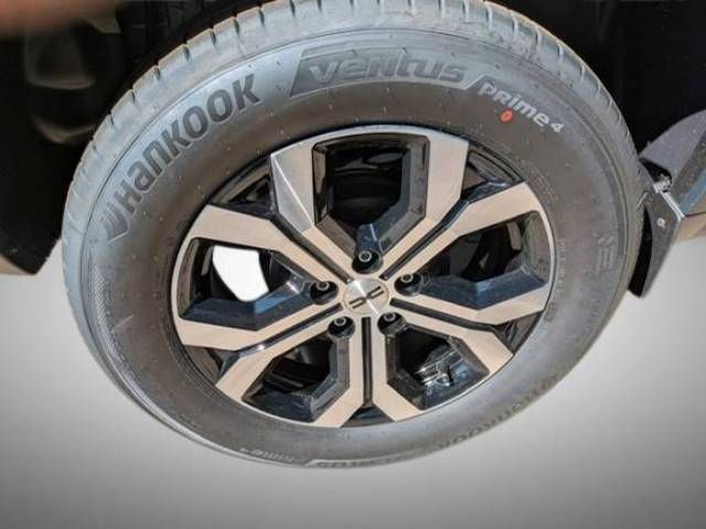 Fahrzeugabbildung Dacia Neuer Dacia Duster Expression TCe 130