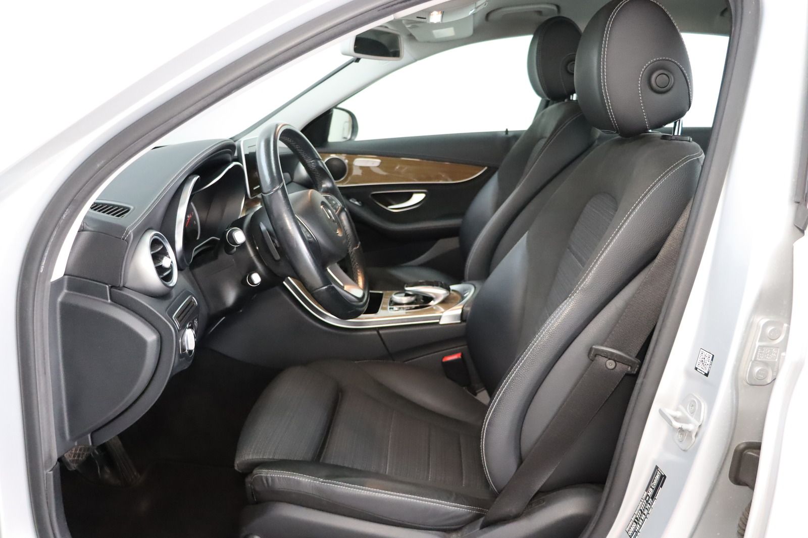 Fahrzeugabbildung Mercedes-Benz C 180 CGI Exclusive * Navi * Sitzhzg * TOP