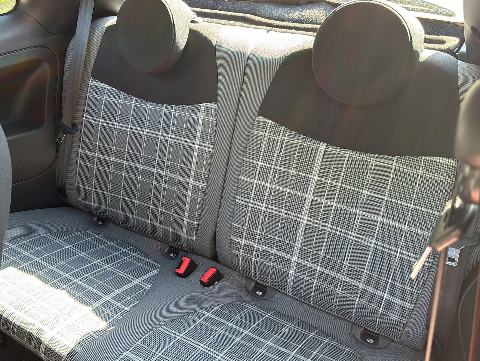 Fahrzeugabbildung Fiat 500 1.0 Hybrid Lounge