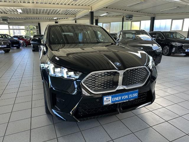 BMW iX2  eDrive20 M Sport AHK Allwettereifen Alcanta