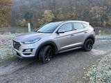 Hyundai TUCSON 1.6 CRDi DCT 100kW Premium 4WD AHK LED  - Hyundai TUCSON mit Diesel-Antrieb: Beige