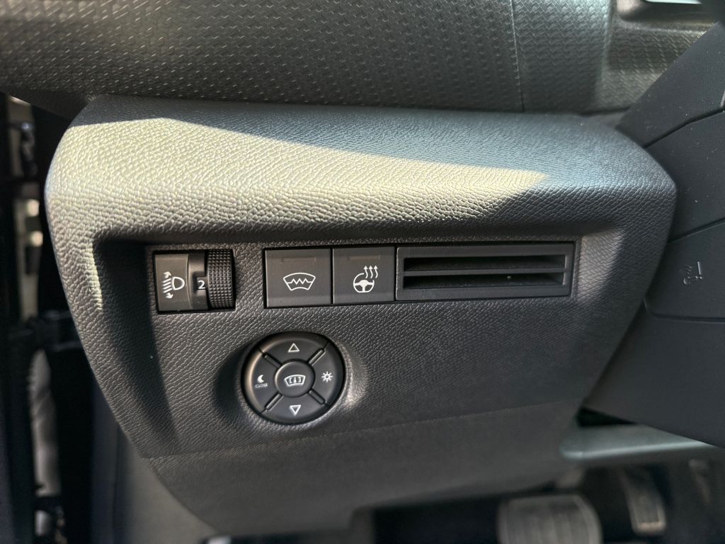 Fahrzeugabbildung Citroën C4 PureTech 130 Stop&Start EAT8 MAX*Alcantara