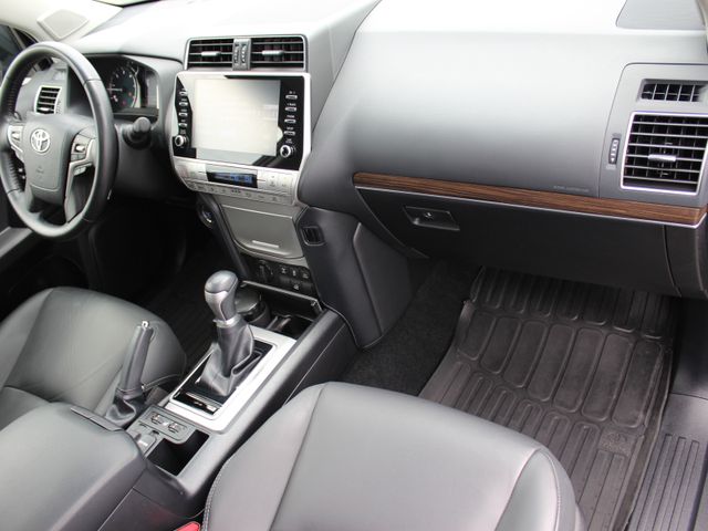 Land Cruiser 2,8 3-t. AHK*Leder*wenig Kilometer