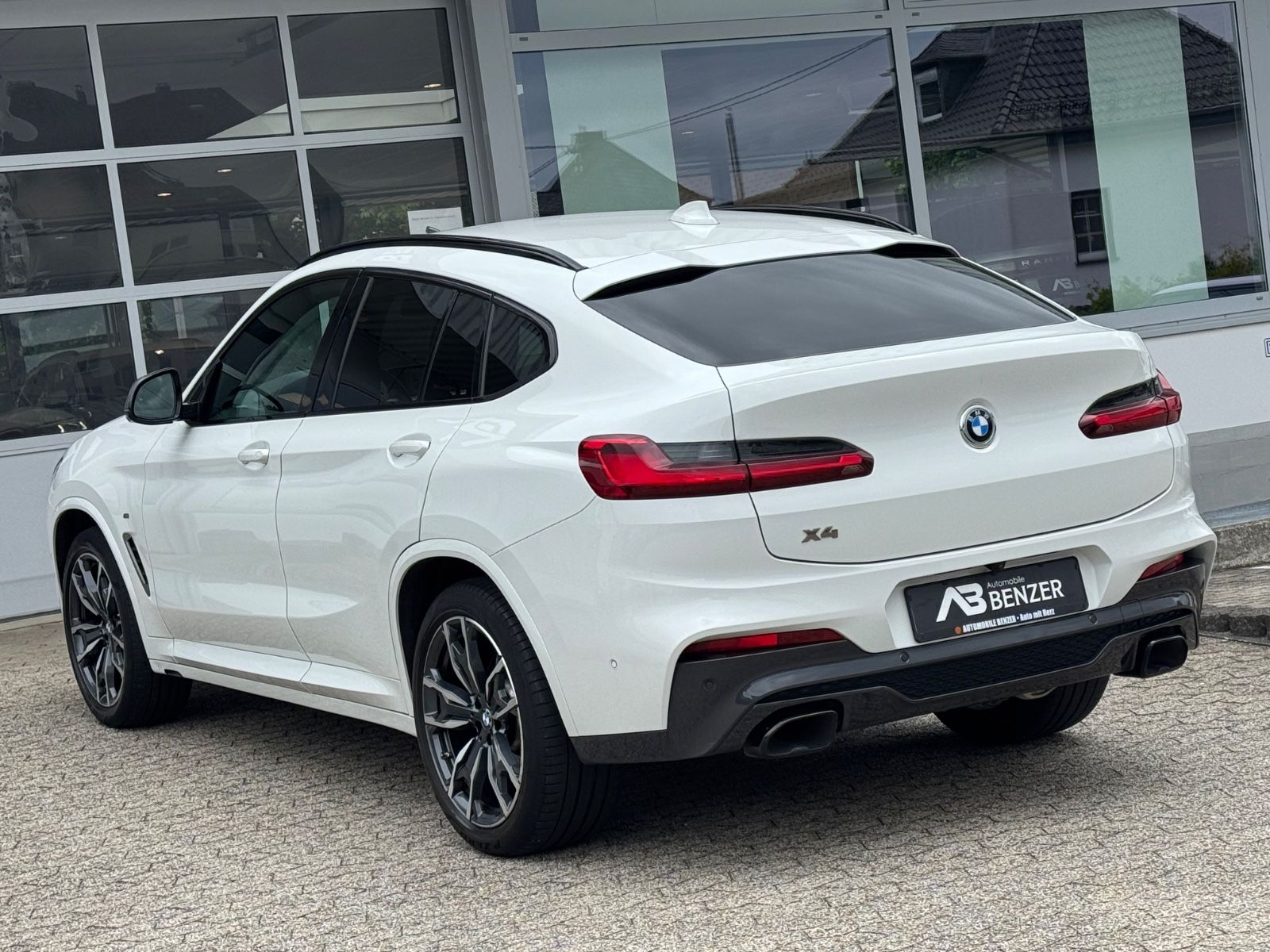 Fahrzeugabbildung BMW X4 M40/ACC/LED/AHK/Leder/HUD/Ambiente/360°Cam/