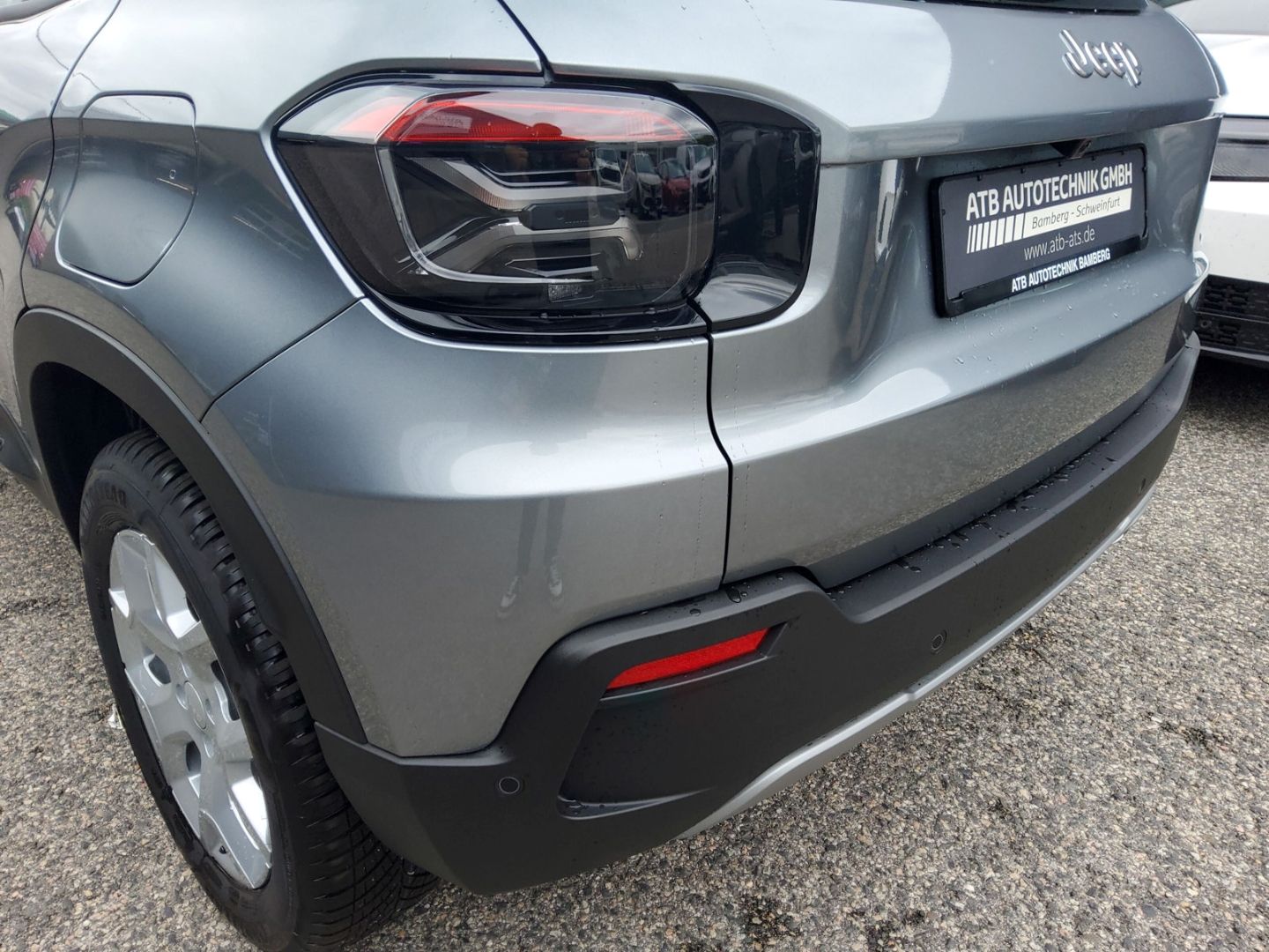 Fahrzeugabbildung Jeep Avenger Altitude LED PDC SHZ Keyless Rückfahrkam