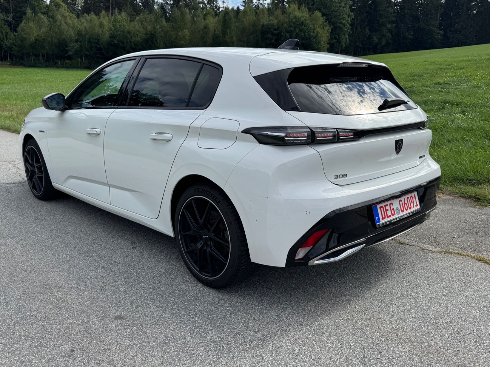 Peugeot 308 Hybrid 180 Allure Pack PLUG-IN 12kWh Battery imagem 3