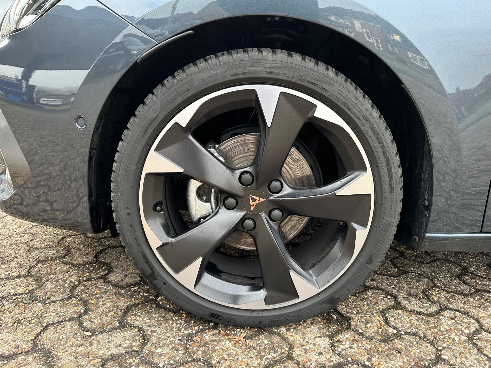 Fahrzeugabbildung CUPRA Leon ST 1.5 eTSI DSG Navi/ACC/AHK/LED/Shzg/GJR